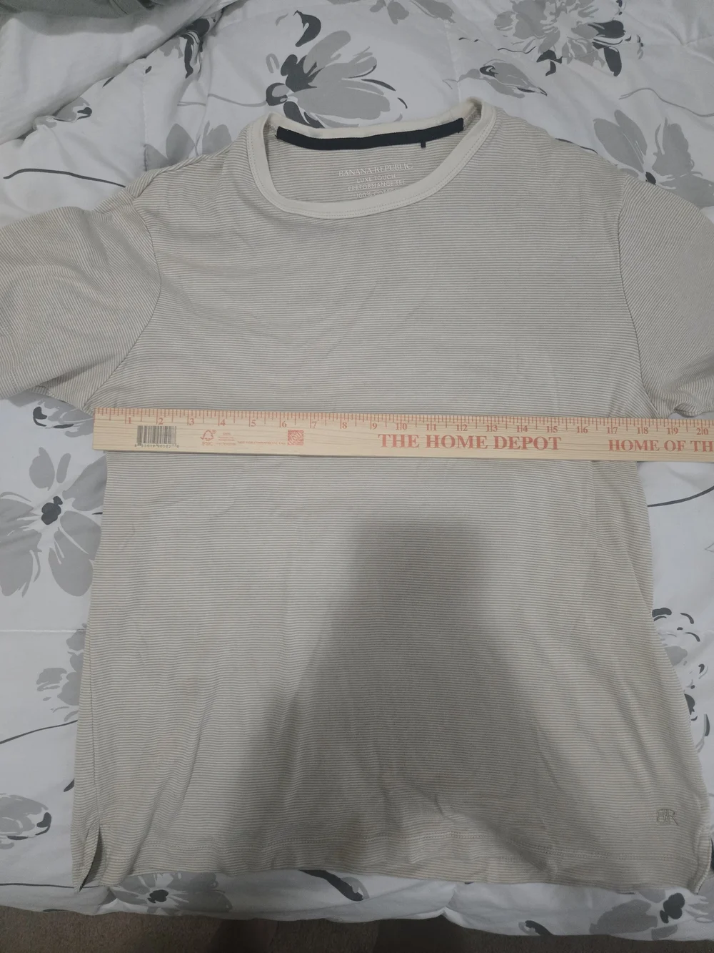 Banana Republic Men's Short-Sleeve Crewneck T-Shirt in Light Cream